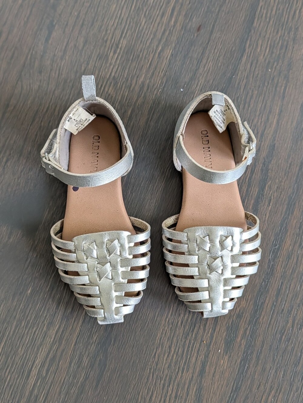 Old Navy Toddler Girls Metallic Silver Huarache Cage Sandals Size 8